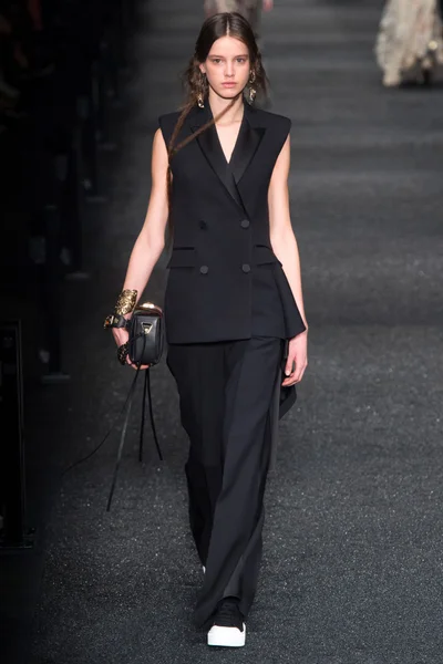 Look 37